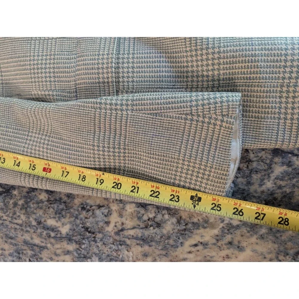 Jos A Bank Silk Glen Plaid Sport Coat 40R Blazer Jacket Gray Blue Windowpane
